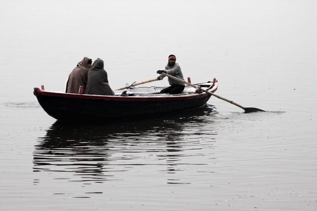 Botero en el Ganges, Varanasi, India, 2010.