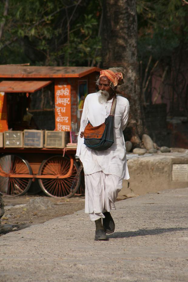 El vendedor de tchai, Varanasi, India, 2009.
