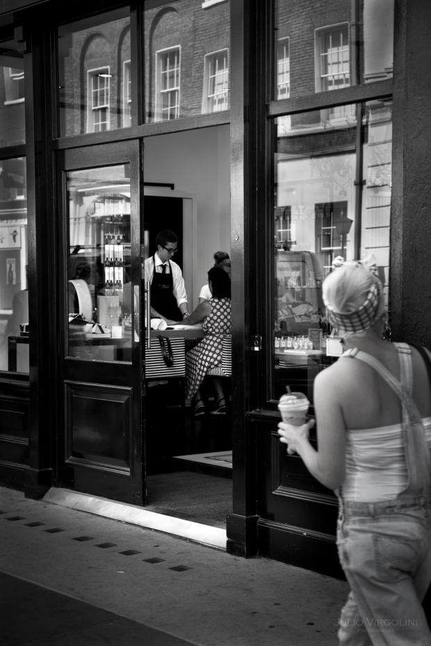 Un helado por la calle, Londres, UK 2013.