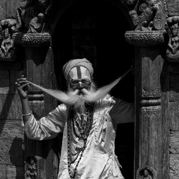 Viejo y alegre Sadhu, Pasupatinah, Kathmandu, Nepal