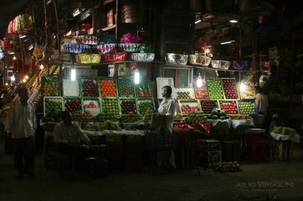 Puesto del mercado en Mumbai, India, 2009.