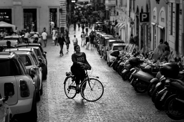 Ciclista a Piazza Spagna, Roma 2016.