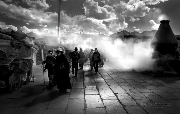 Kora en Barkhor Sq. Lhasa 2014.