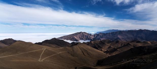 Cerros entre nubes, Salta, Argentina
